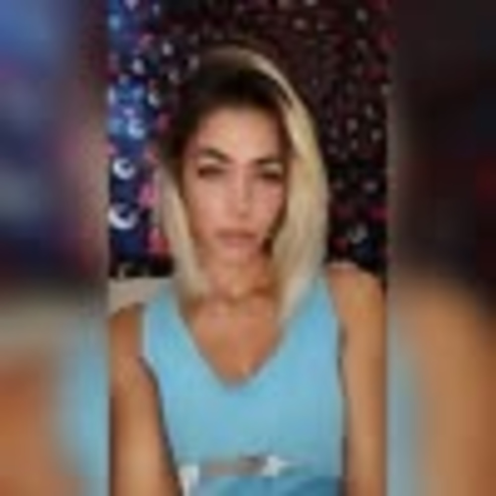 Meet your Posher, Dominique